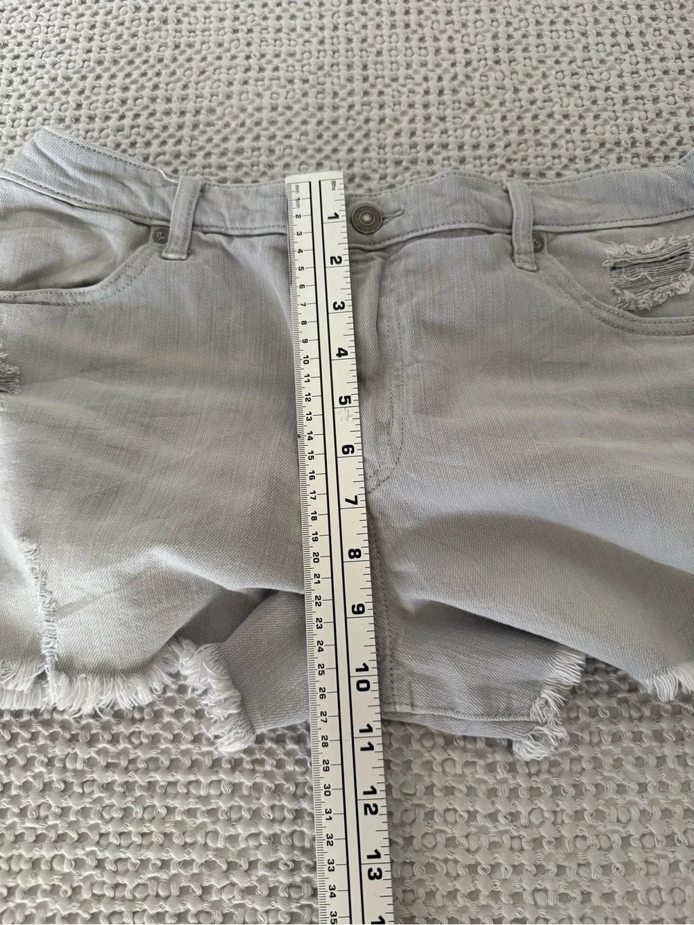 aerie Gray Distressed Denim Jean Shorts Women’s Size L